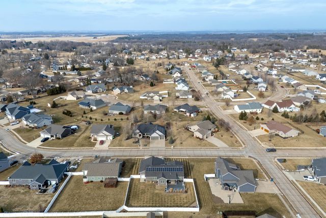 339 Hillside Drive, Eldridge, IA 52748