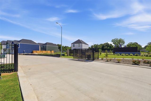 7720 Inwood Grove Lane, Houston, TX 77088