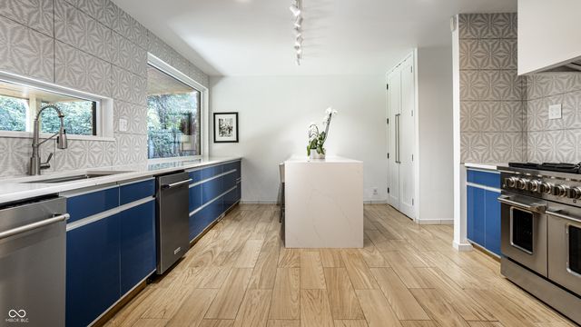 8111 N Meridian Street, Indianapolis, IN 46260