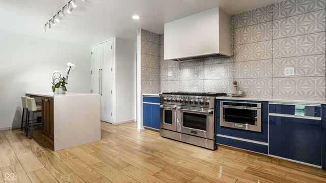 8111 N Meridian Street, Indianapolis, IN 46260