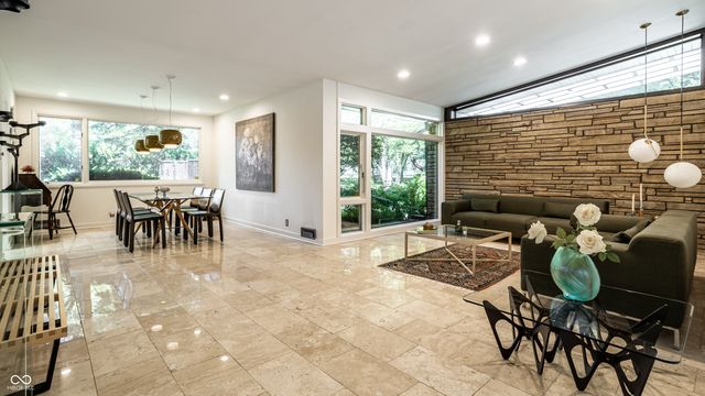 8111 N Meridian Street, Indianapolis, IN 46260