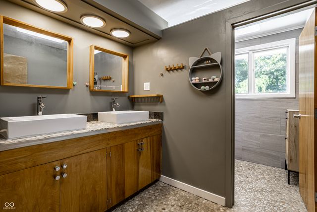 8111 N Meridian Street, Indianapolis, IN 46260