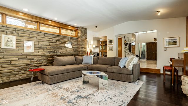 8111 N Meridian Street, Indianapolis, IN 46260