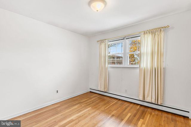 2721 FAWKES DR, Wilmington, DE 19808