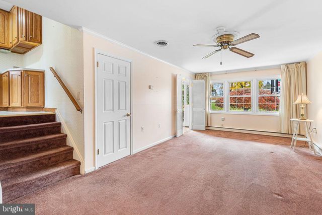 2721 FAWKES DR, Wilmington, DE 19808