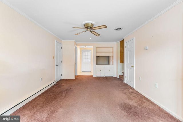 2721 FAWKES DR, Wilmington, DE 19808