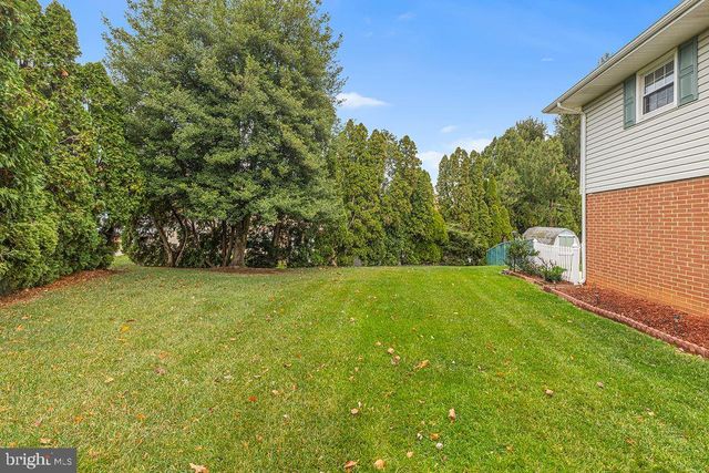 2721 FAWKES DR, Wilmington, DE 19808