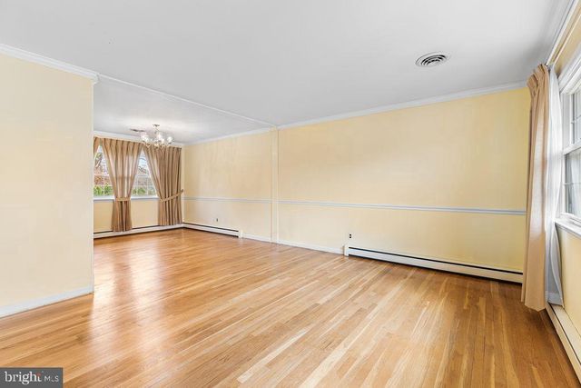 2721 FAWKES DR, Wilmington, DE 19808