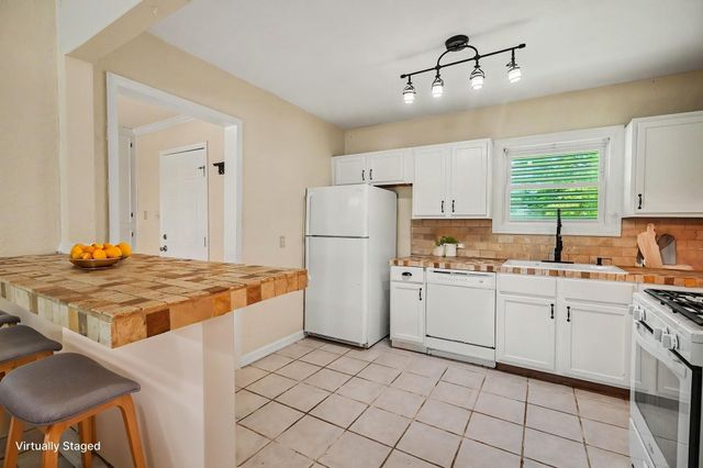 126 Bonita Avenue, Galveston, TX 77550