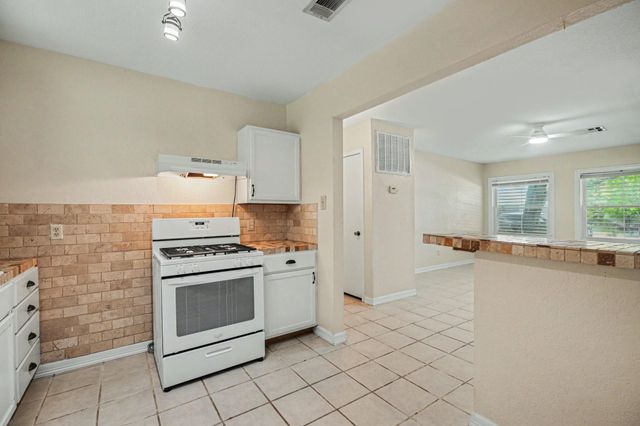 126 Bonita Avenue, Galveston, TX 77550