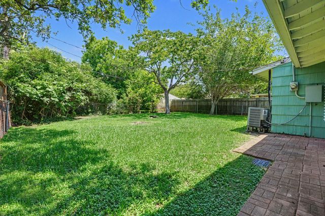 126 Bonita Avenue, Galveston, TX 77550