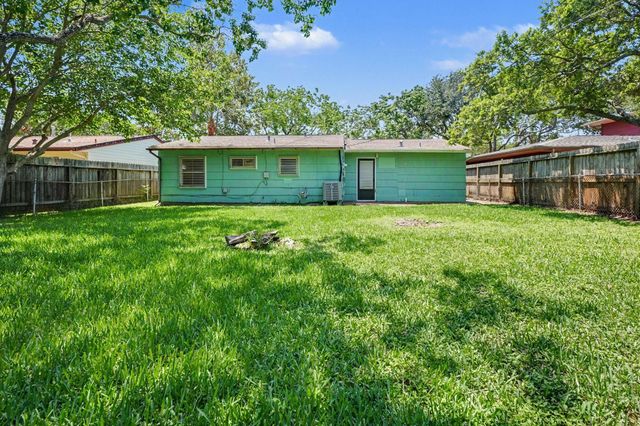 126 Bonita Avenue, Galveston, TX 77550