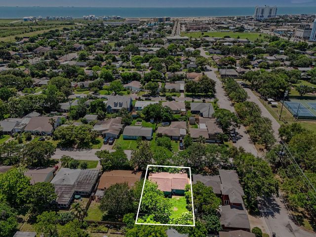 126 Bonita Avenue, Galveston, TX 77550