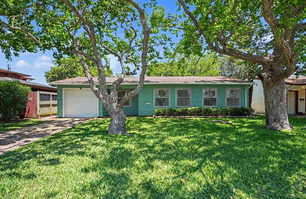 126 Bonita Avenue, Galveston, TX 77550
