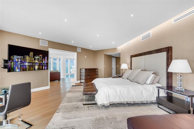 1643 Brickell Ave 3501, Miami, FL 33129