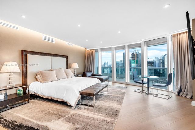 1643 Brickell Ave 3501, Miami, FL 33129