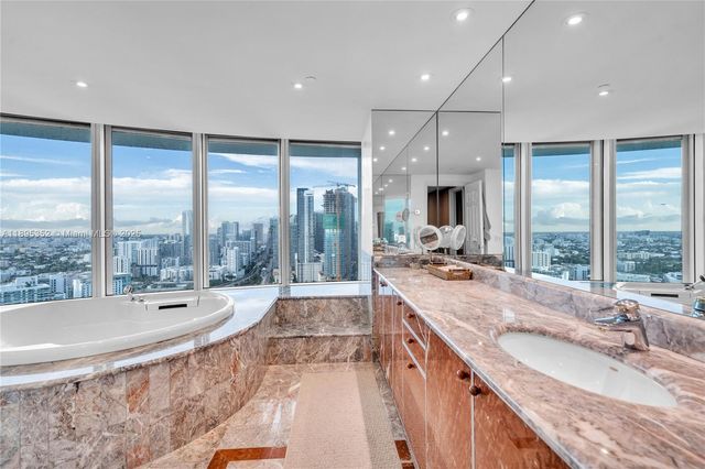 1643 Brickell Ave 3501, Miami, FL 33129