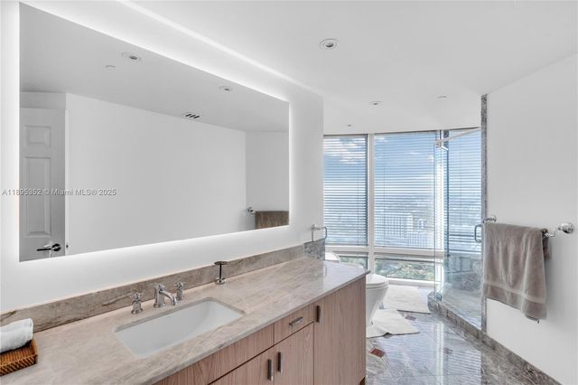 1643 Brickell Ave 3501, Miami, FL 33129