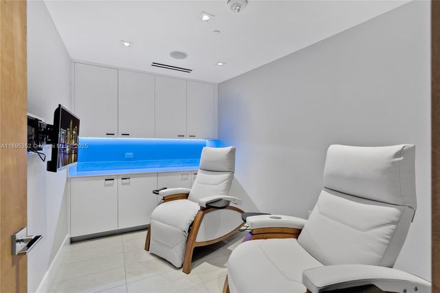 1643 Brickell Ave 3501, Miami, FL 33129