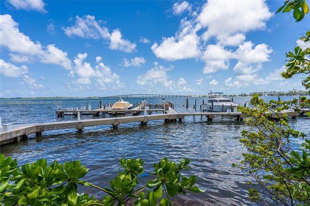 1643 Brickell Ave 3501, Miami, FL 33129