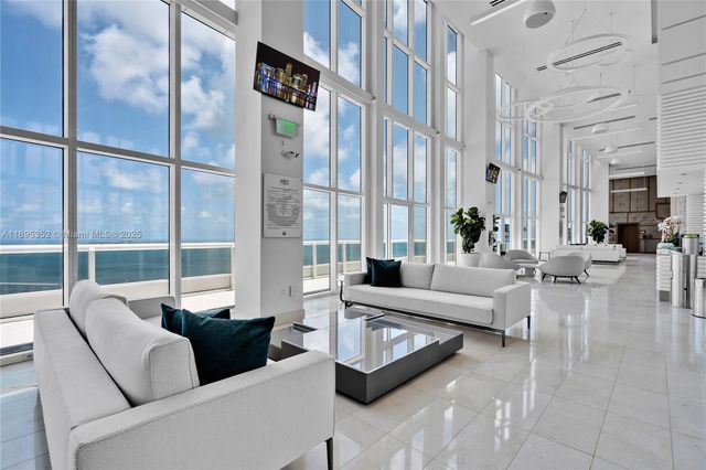 1643 Brickell Ave 3501, Miami, FL 33129