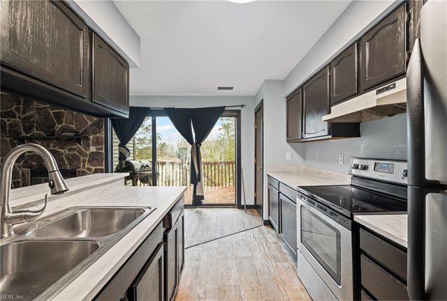 367 Bridgewater DR, Newport News, VA 23603