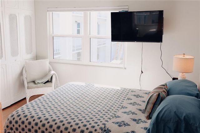 1724 Pine Valley DR # 201, Fort Myers, FL 33907