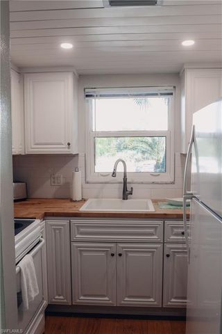 1724 Pine Valley DR # 201, Fort Myers, FL 33907