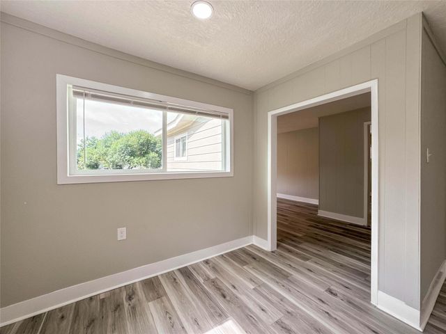 429 17th Avenue N, Texas City, TX 77590