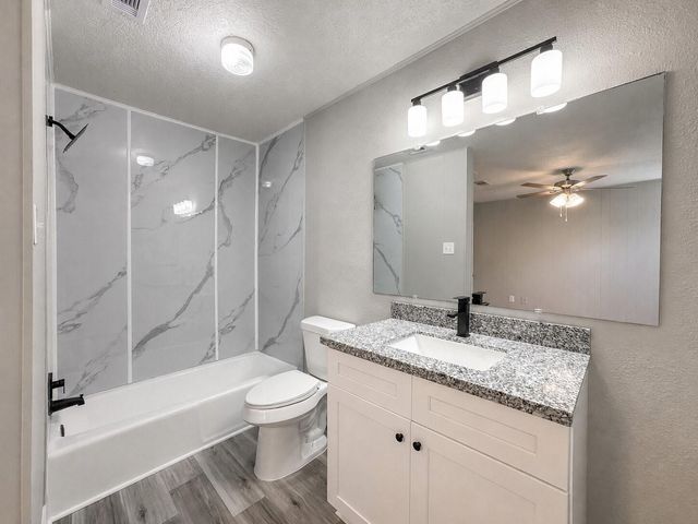 429 17th Avenue N, Texas City, TX 77590