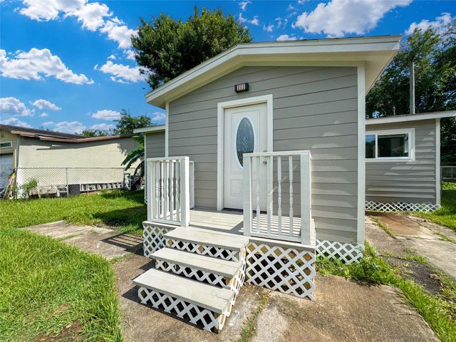 429 17th Avenue N, Texas City, TX 77590