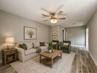 429 17th Avenue N, Texas City, TX 77590