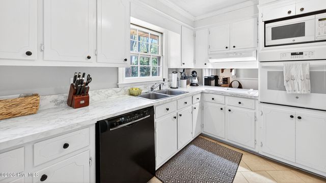 118 Greenwood Drive, Greenville, NC 27834