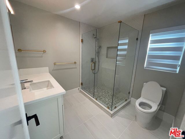 5015 Redwillow Lane, La Canada Flintridge, CA 91011