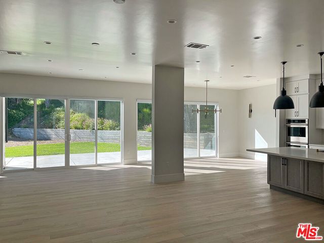 5015 Redwillow Lane, La Canada Flintridge, CA 91011