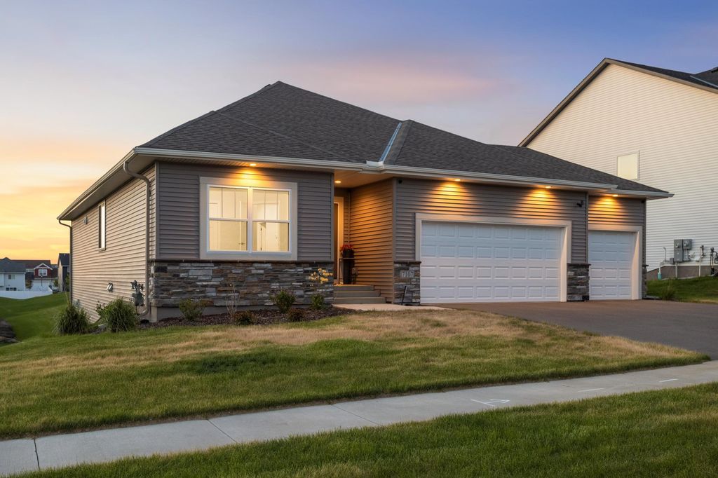 7107 184th Street W, Lakeville, MN 55044