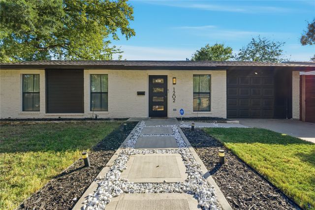 1202 Hillwood Drive, Lewisville, TX 75067