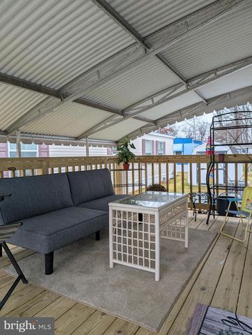 49 ROCKYWOOD LN, Essex, MD 21221