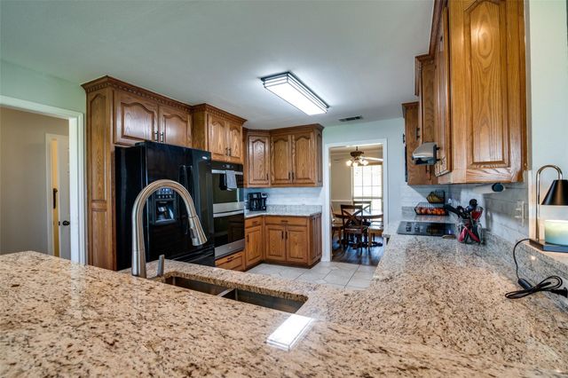 16445 County Road 221, Forney, TX 75126