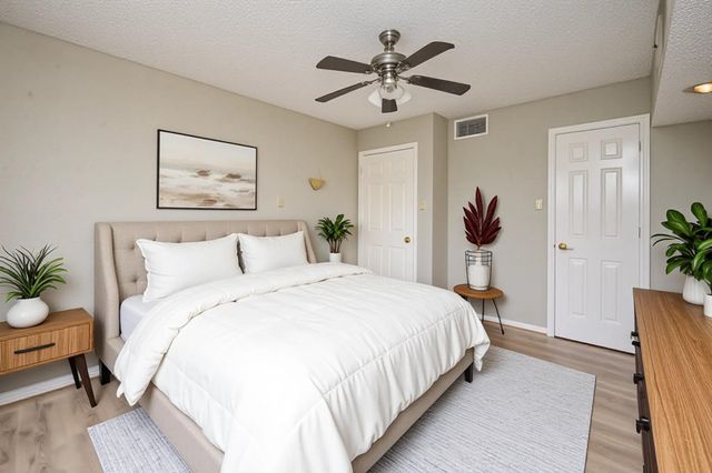 2826 S Bartell Drive 37, Houston, TX 77054