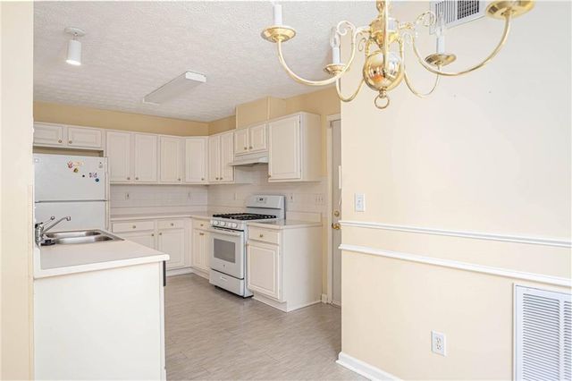 2287 Stancrest Lane, Lawrenceville, GA 30044