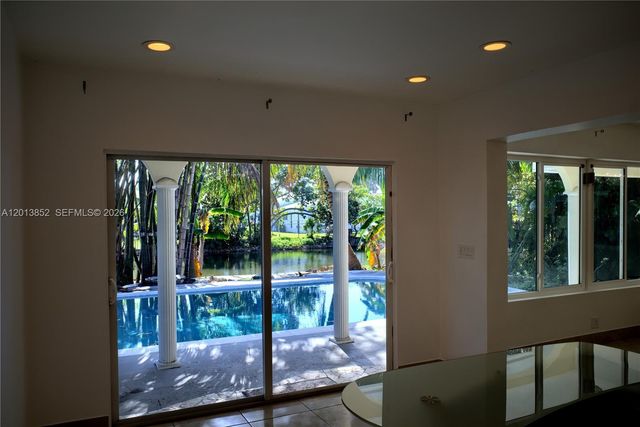 301 SW 5TH ST, Hallandale Beach, FL 33009