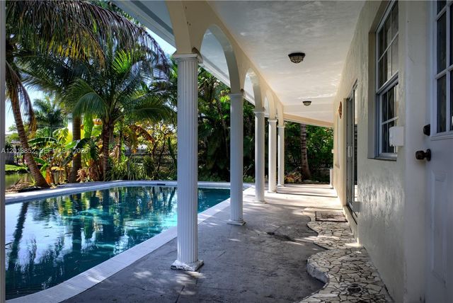 301 SW 5TH ST, Hallandale Beach, FL 33009