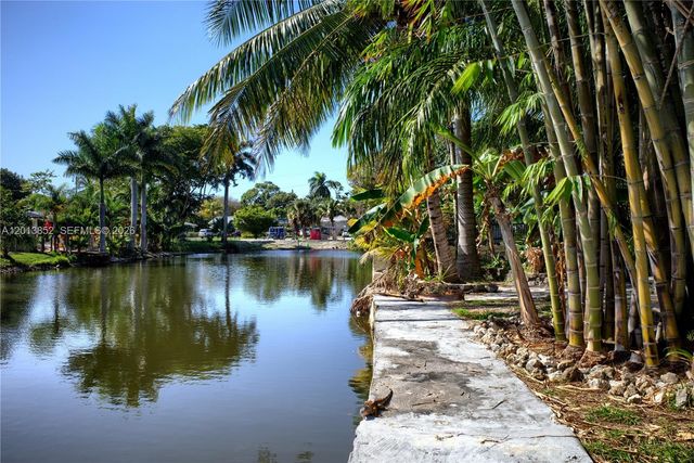 301 SW 5TH ST, Hallandale Beach, FL 33009