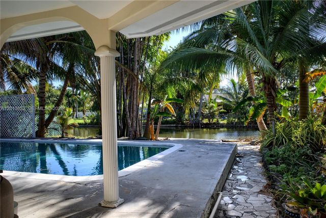 301 SW 5TH ST, Hallandale Beach, FL 33009