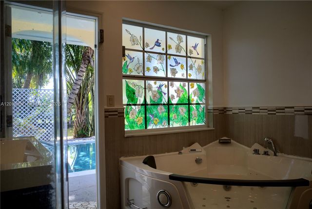 301 SW 5TH ST, Hallandale Beach, FL 33009