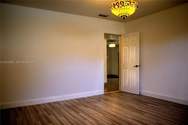 301 SW 5TH ST, Hallandale Beach, FL 33009