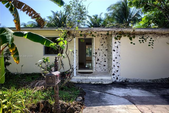 301 SW 5TH ST, Hallandale Beach, FL 33009