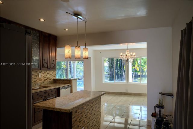 301 SW 5TH ST, Hallandale Beach, FL 33009