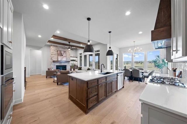 17210 S Heatherwood Street, Olathe, KS 66062